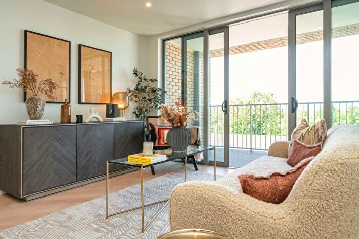 1 Bedroom Flat For Sale In Coombe Road, New Malden, KT3