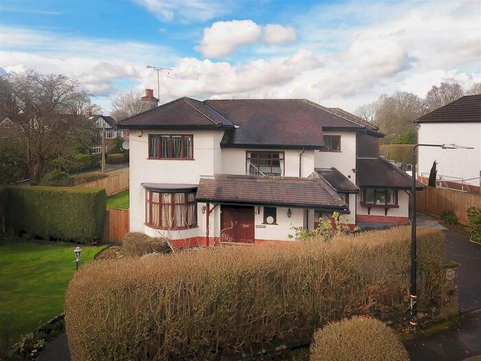 4 Bedroom Detached House For Sale In Kensington Gardens, Hale, WA15