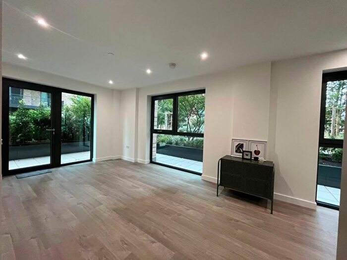 1 Bedroom Flat To Rent In Dragonfly Walk, London, N4