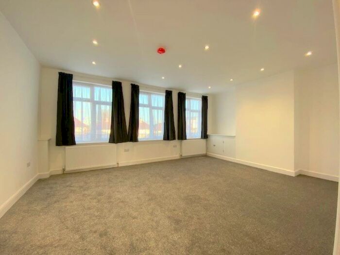3 Bedroom Flat To Rent In Broadwalk, Pinner Road, North Harrow, HA2