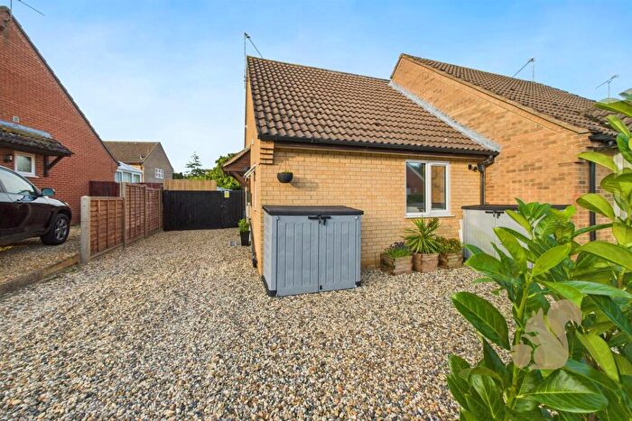 1 Bedroom Semi-Detached Bungalow For Sale In Michaelhouse Way, Stanton, IP31