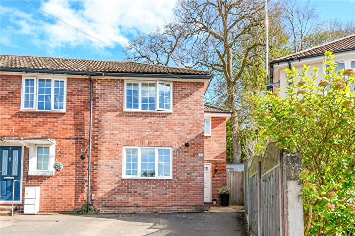 3 Bedroom End Of Terrace House For Sale In Woodside, Newbury, Berkshire, RG14