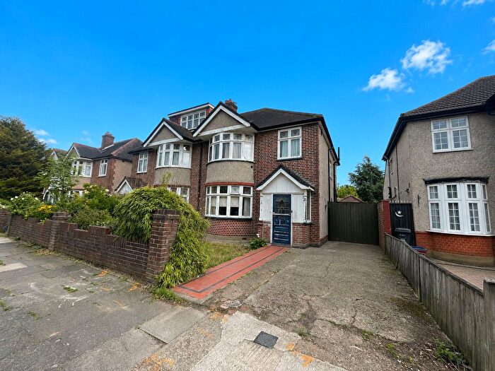 3 Bedroom Semi-Detached House For Sale In Bassett Gardens, Isleworth, Greater London, TW7