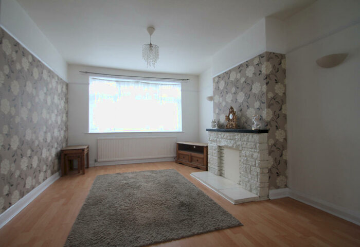 3 Bedroom Semi-Detached Bungalow To Rent In Sunnymead Avenue, CR4