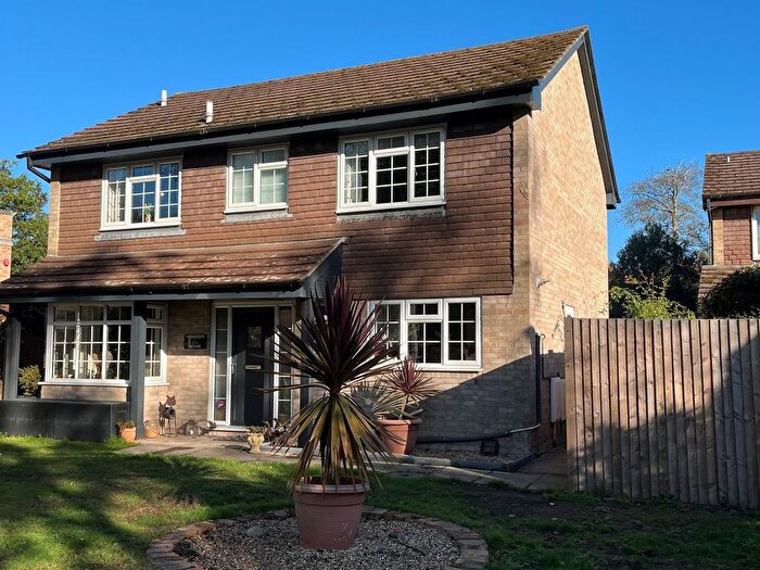 4 Bedroom Detached House For Sale In Clarendon Park, Lymington, SO41