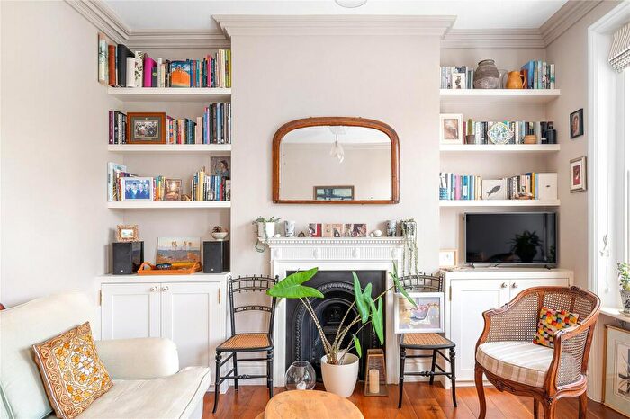 2 Bedroom Flat For Sale In Redcliffe Street, Chelsea, SW10