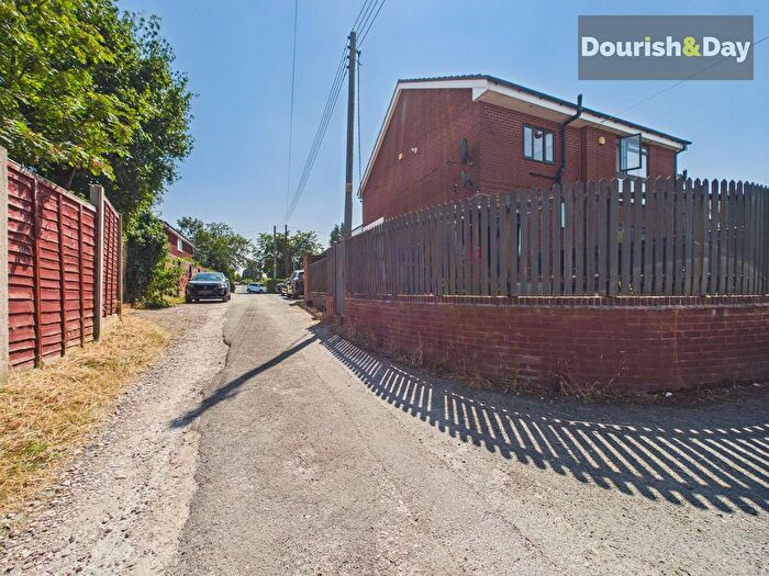 2 Bedroom Flat To Rent In The Rise, Stafford, ST17