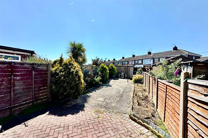 2 Bedroom Terraced House For Sale In Brooklands Road, Hull, HU5