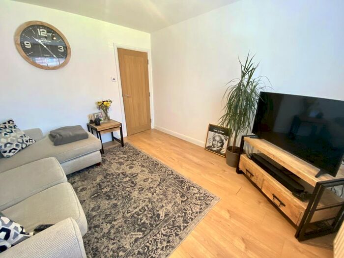 2 Bedroom Apartment To Rent In Central Road, West Didsbury, Manchester, M20