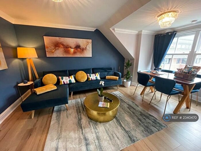 2 Bedroom Flat To Rent In Flower Estate, Cambridge, CB1