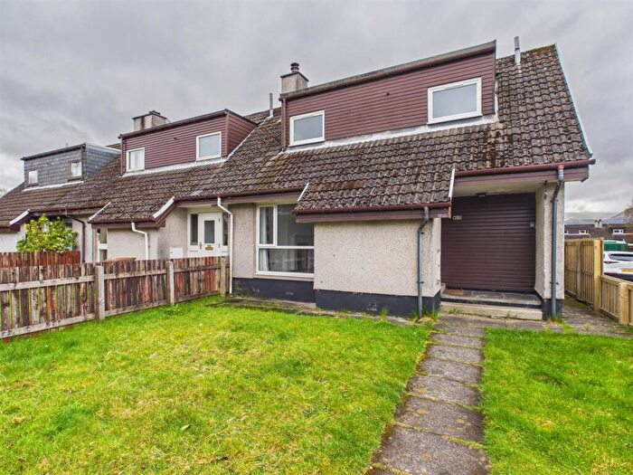 2 Bedroom House For Sale In Castle Drive, Lochyside, Fort William, PH33