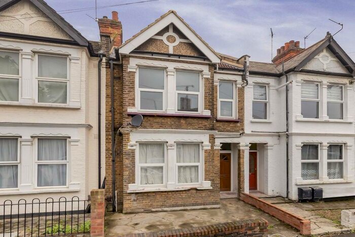 2 Bedroom Flat To Rent In Midland Terrace, London, NW10