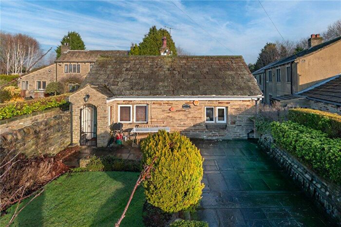 2 Bedroom Detached House For Sale In Shay Lane, Bradford, West Yorkshire, BD9