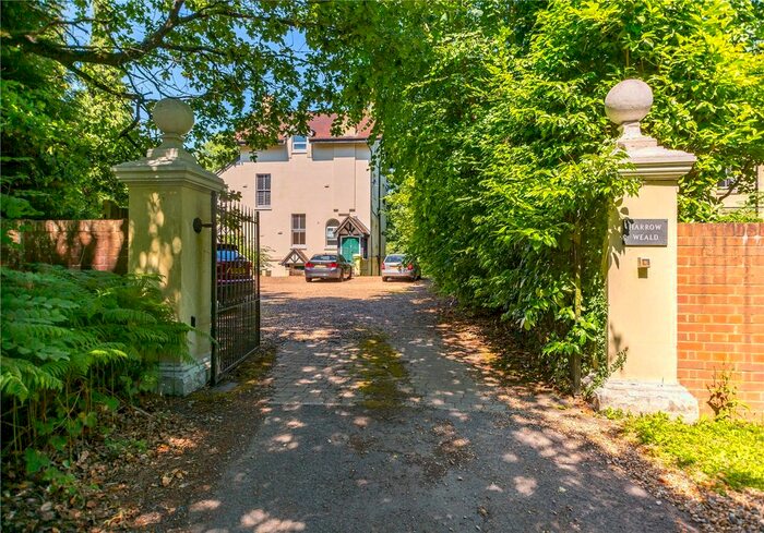 2 Bedroom Flat To Rent In Harrow Weald, Coopers Hill Lane, Egham, Surrey TW20