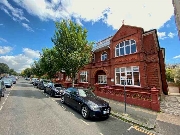 2 Bedroom Apartment To Rent In Palmeira Avenue, Hove, BN3