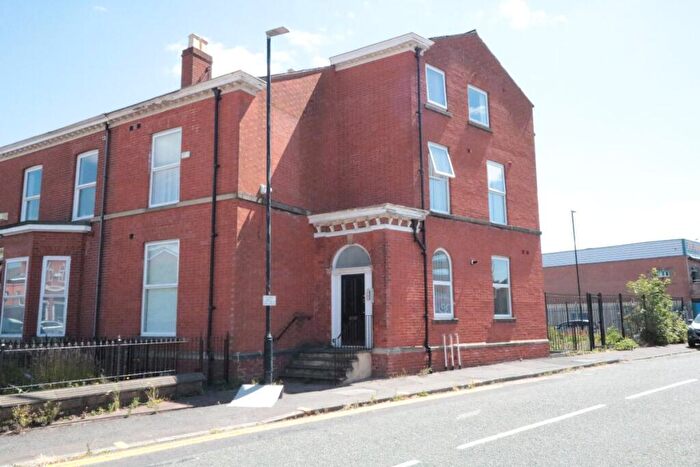 2 Bedroom Apartment To Rent In Chester Road, Old Trafford, Manchester, M16