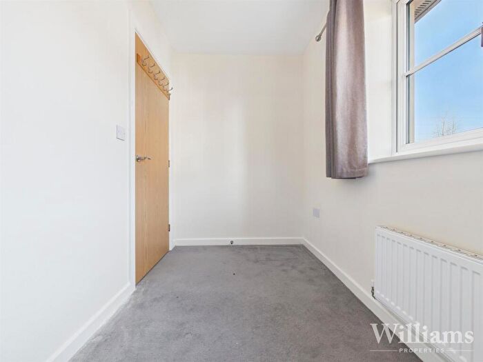 4 Bedroom Semi-Detached House To Rent In Avalon Street, Aylesbury, HP18