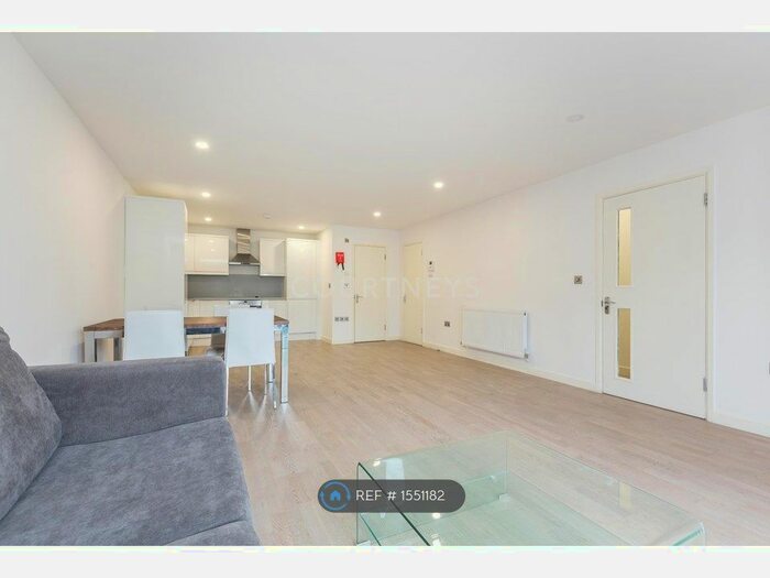 2 Bedroom Maisonette To Rent In Butchers Road, London, E16