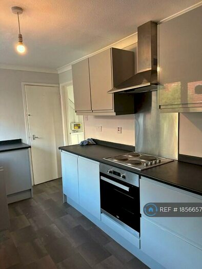 2 Bedroom Semi-Detached House To Rent In Howy Road, Rassau, Ebbw Vale, NP23