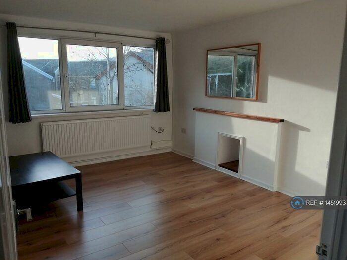 2 Bedroom Flat To Rent In Walters Road, Pontypridd, CF37