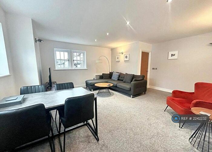 2 Bedroom Flat To Rent In Barton Road, Manchester, M28