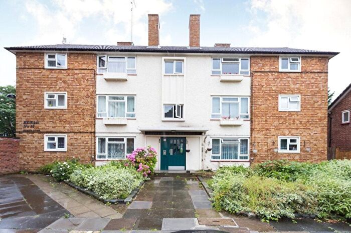 2 Bedroom Apartment To Rent In Elgar House, Boyton Close, London, N8