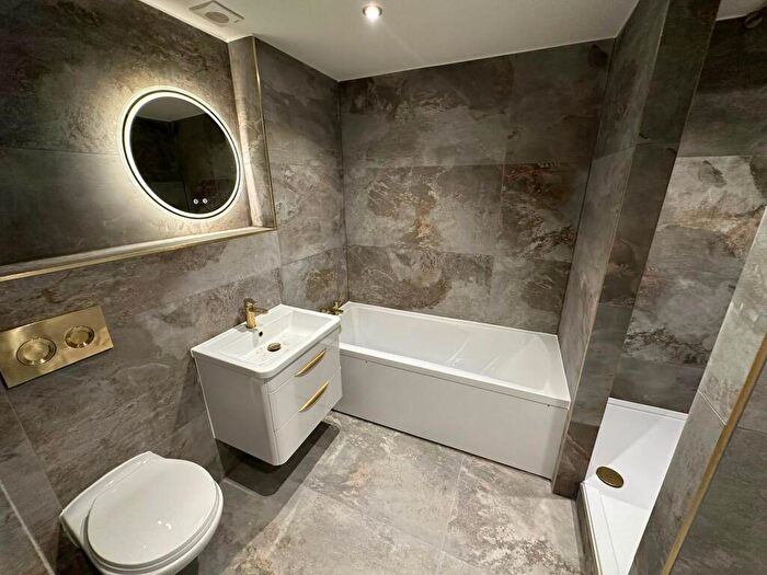2 Bedroom Flat To Rent In St. Johns Place, Liverpool, L22