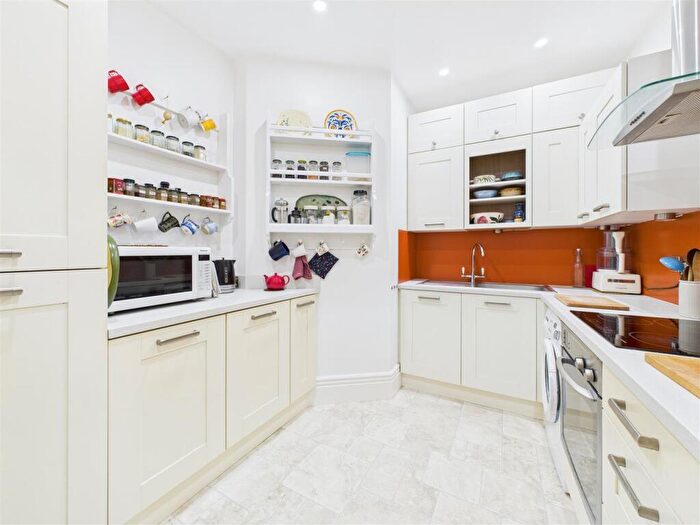 2 Bedroom Apartment For Sale In Westbourne Road, Broomhill, Sheffield, S10