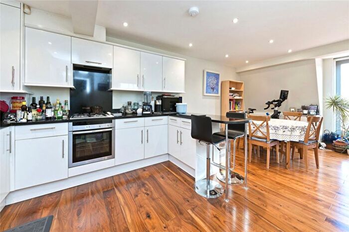 2 Bedroom Flat To Rent In Chiswick High Road, Chiswick, W4