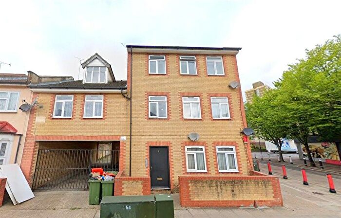 2 Bedroom Flat To Rent In Pond Road, Stratford, E15