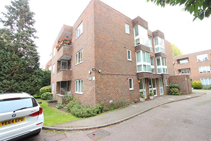 2 Bedroom Flat For Sale In Village Road, Enfield, EN1
