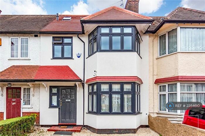 4 Bedroom Semi-Detached House To Rent In Hervey Close, London, N3