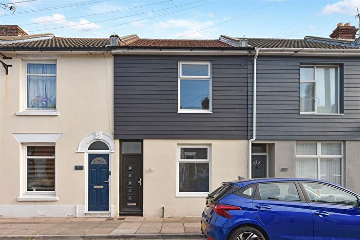 3 Bedroom Terraced House For Sale In Newcomen Road, Portsmouth, PO2