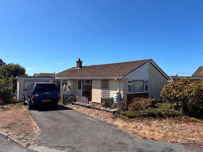 3 Bedroom Bungalow For Sale In St James Close, Llanon, SY23