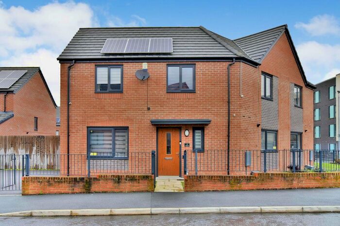 3 Bedroom Semi-Detached House To Rent In Lilford Close, Manchester, Greater Manchester, M12