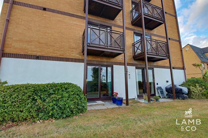 2 Bedroom Flat For Sale In Connaught Gardens East, Clacton-On-Sea, CO15
