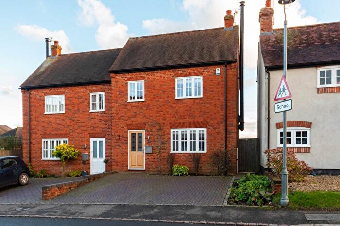 3 Bedroom Semi-Detached House To Rent In Temple Street, Brill, HP18