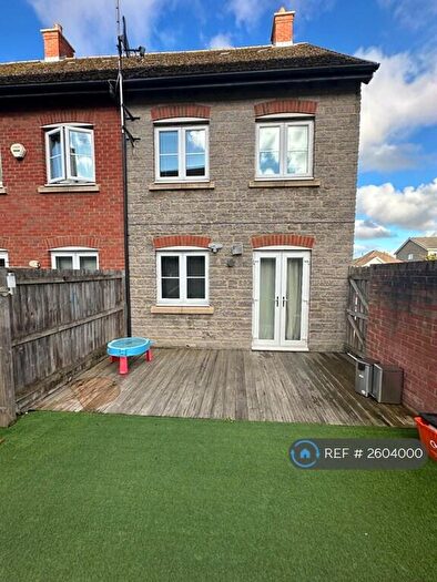 3 Bedroom End Of Terrace House To Rent In Marlborough Road, Swindon, SN3