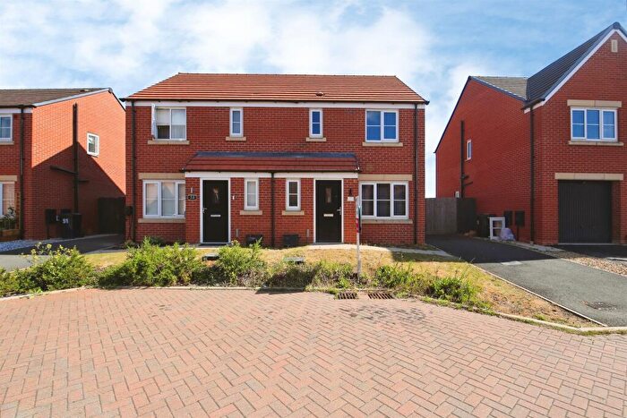 3 Bedroom Semi-Detached House For Sale In Rosewood Way, Hampton Gardens, Peterborough, PE7