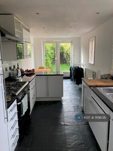 3 Bedroom Terraced House To Rent In Chaucer Road, London, SE24