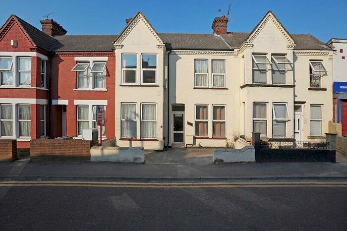 Flat To Rent In Canterbury Street, Gillingham, ME7