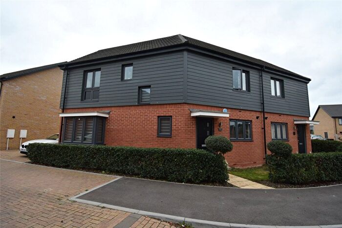 3 Bedroom Semi-Detached House For Sale In Titus Grove, Houghton Regis, Dunstable, Bedfordshire, LU5