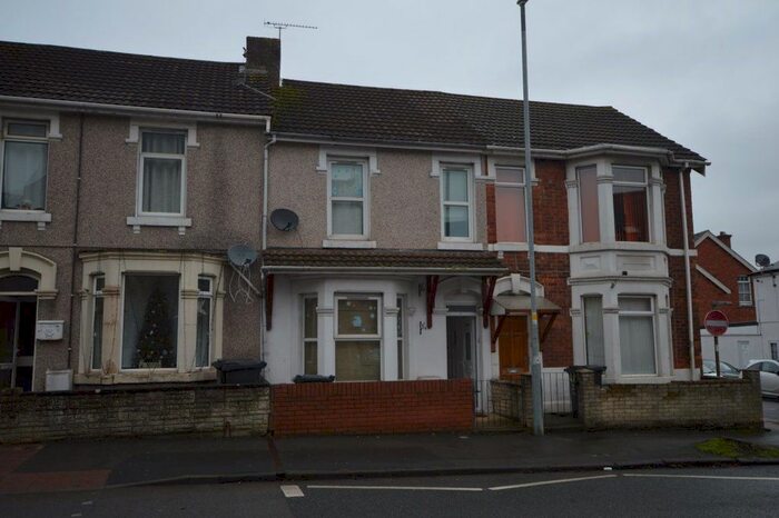 3 Bedroom Property To Rent In Groundwell Road, Swindon SN1