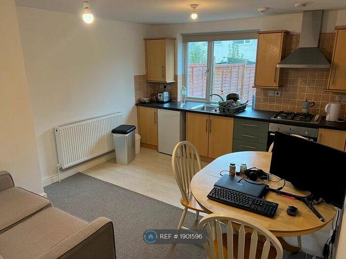 1 Bedroom Flat To Rent In Marshfield Road, Bristol, BS16