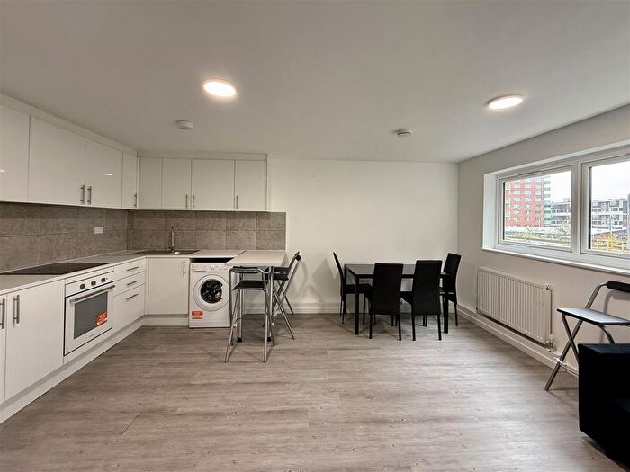 5 Bedroom Flat To Rent In Sharratt Street, London, SE15