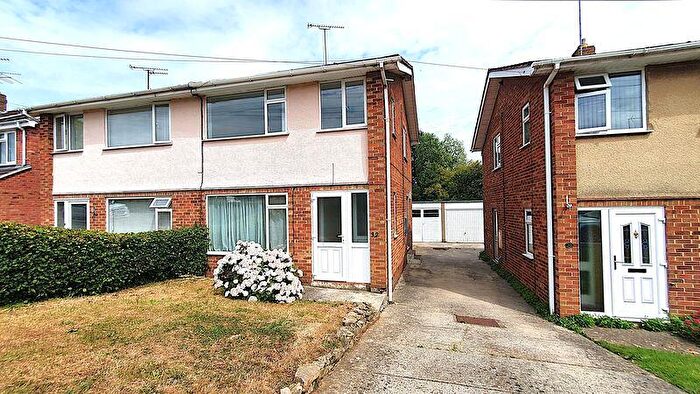 3 Bedroom Semi Detached House For Sale In Nuffield Drive, Banbury - No Onward Chain, OX16