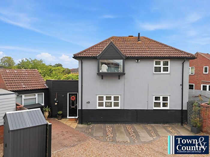 4 Bedroom Detached House For Sale In Berechurch Hall Road, Colchester, CO2