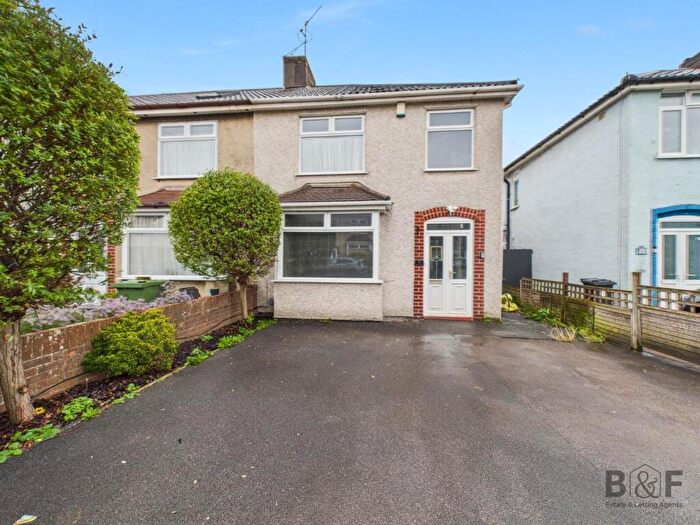 3 Bedroom End Of Terrace House For Sale In Crossfield Road Staple Hill, BS16