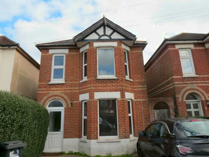 6 Bedroom House To Rent In Bedroom Detached House In Winton, BH9