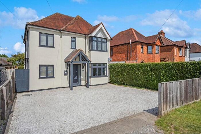 4 Bedroom Detached House For Sale In Green Road, High Wycombe, HP13